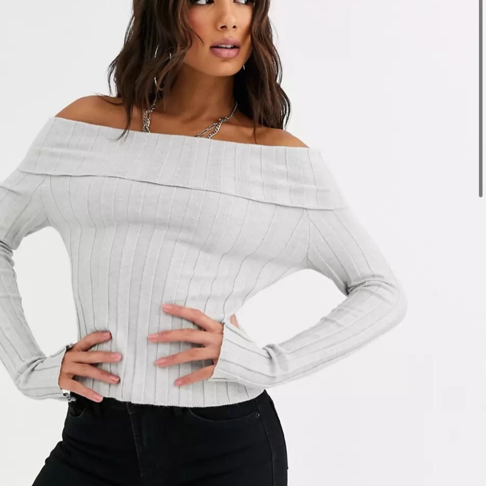 PARALLEL LINES OFF SHOULDER KNITTED GREY